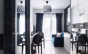 ADLER HOUSE- Nowoczesny apartament GLAMOUR z prysznicem pośrodku